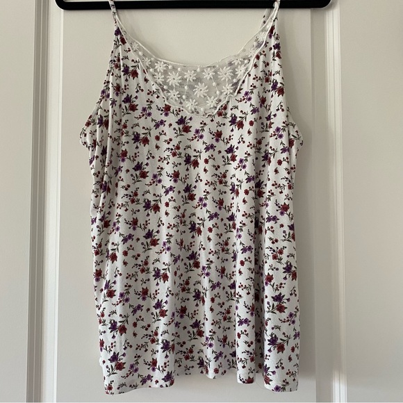 American Eagle Soft & Sexy White Ditsy Floral Tank - Picture 1 of 3